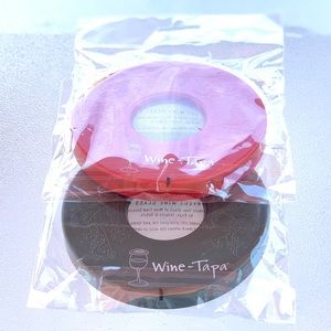 Wine-Tapa Wine Glass Covers ~ Set of 2:  Olive and Red